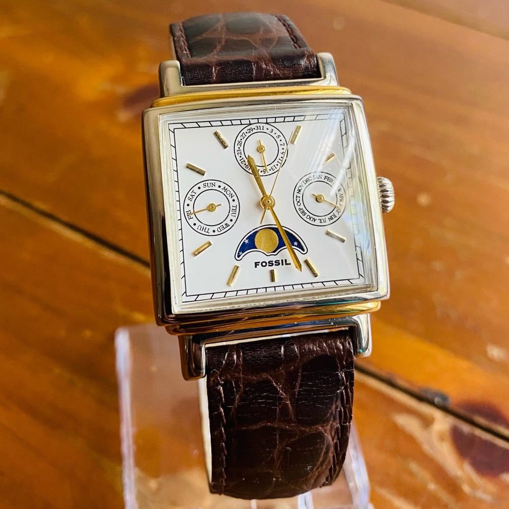 1995 FOSSIL TANK CHRONOGRAPH MOON PHASE WATCH BQ-8768
